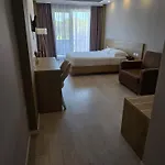ホテル Amber Albania 4*