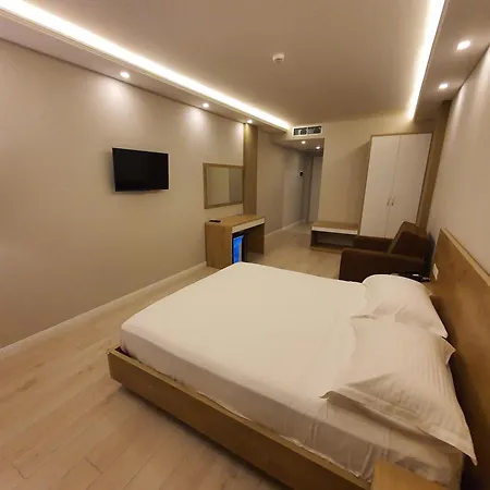 Amber Albania 4* Spille